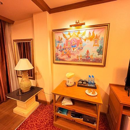 Taksilahotel Маха Саракхам Екстериор снимка