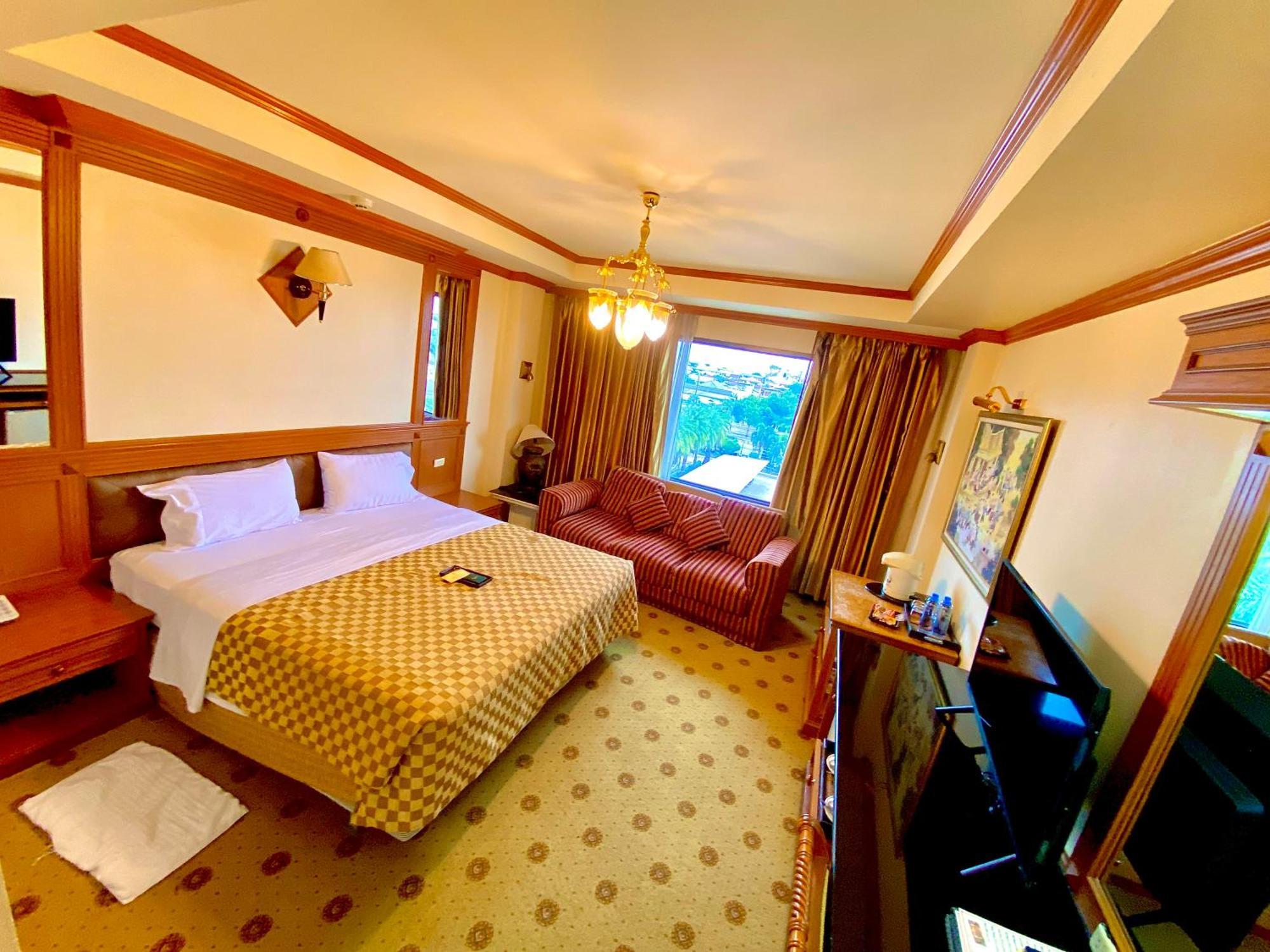 Taksilahotel Маха Саракхам Екстериор снимка