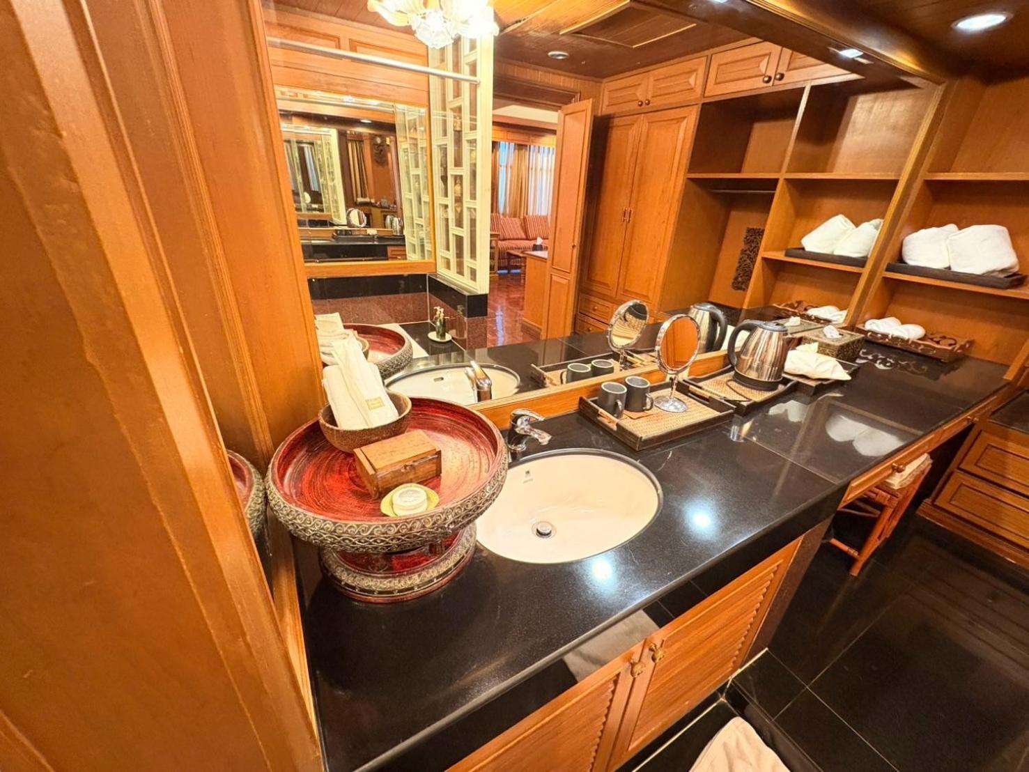 Taksilahotel Маха Саракхам Екстериор снимка