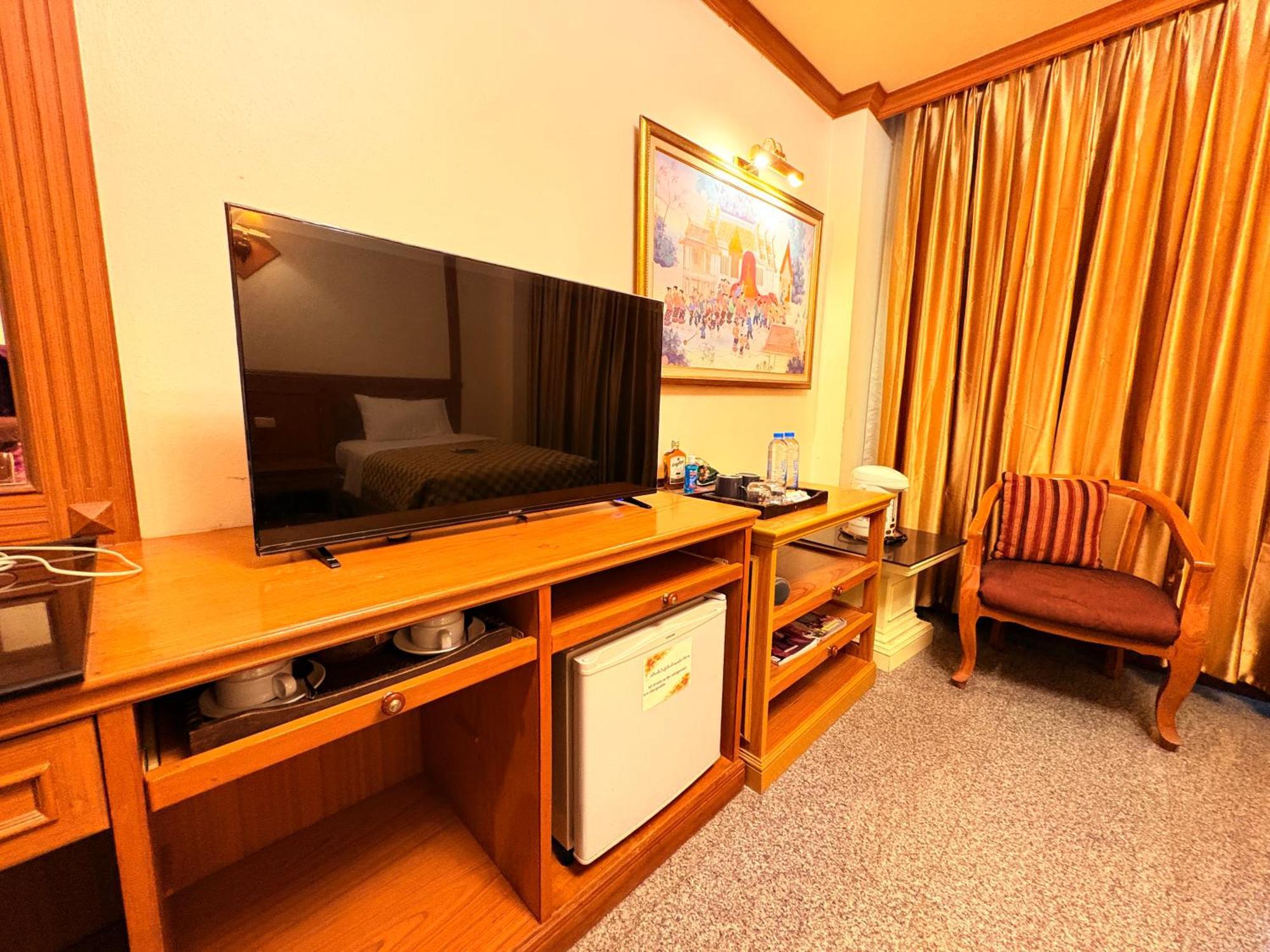 Taksilahotel Маха Саракхам Екстериор снимка