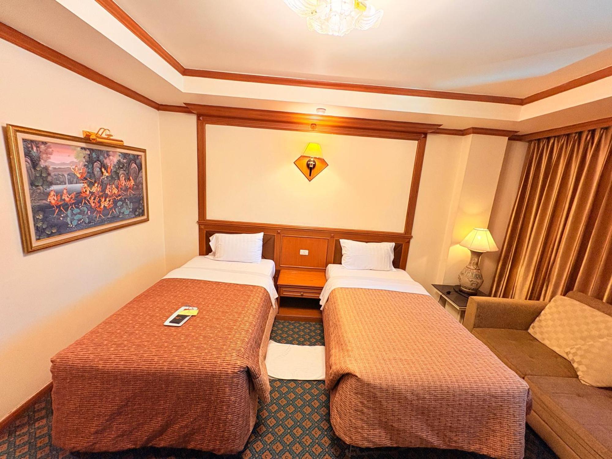Taksilahotel Маха Саракхам Екстериор снимка