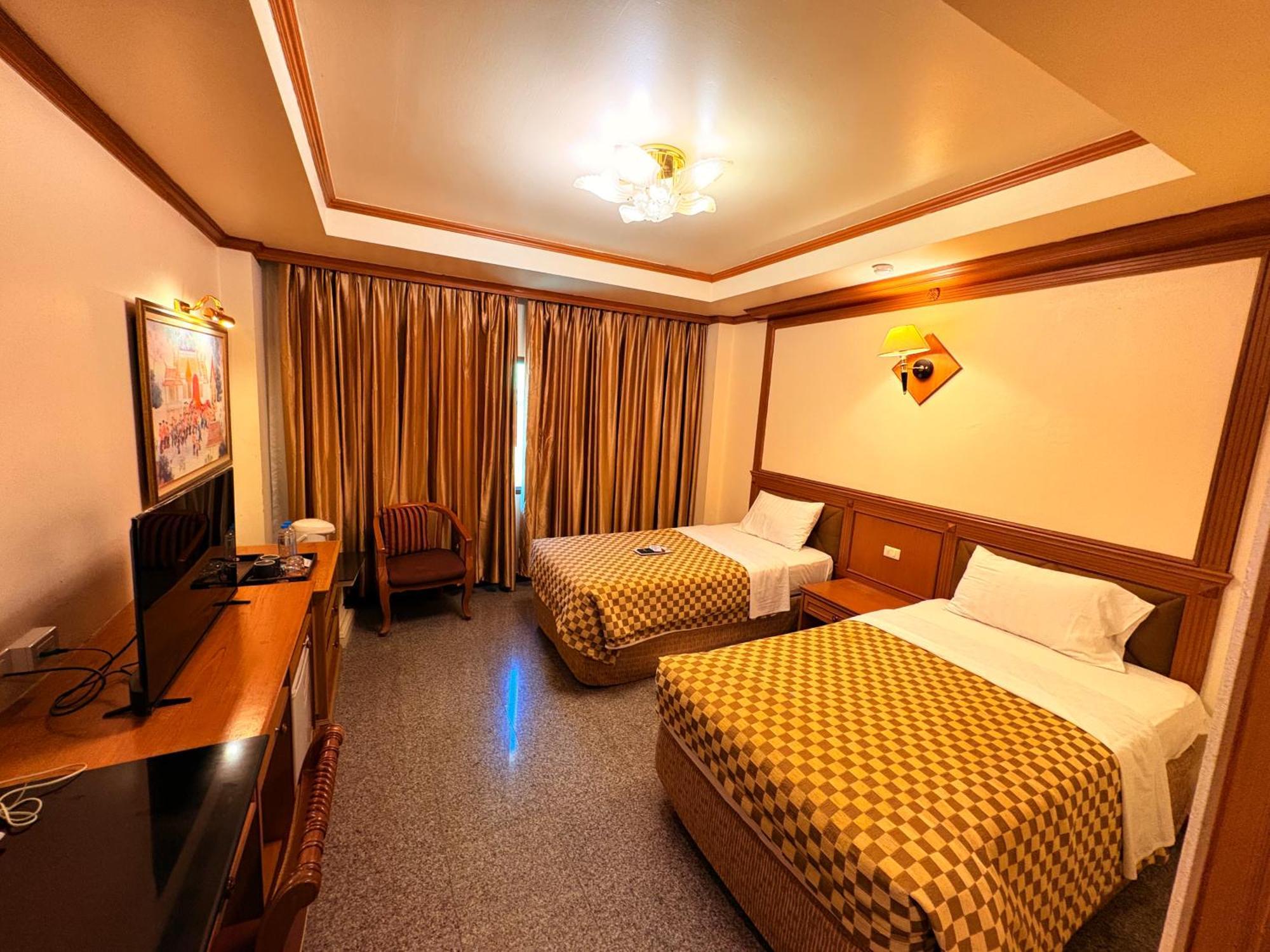 Taksilahotel Маха Саракхам Екстериор снимка