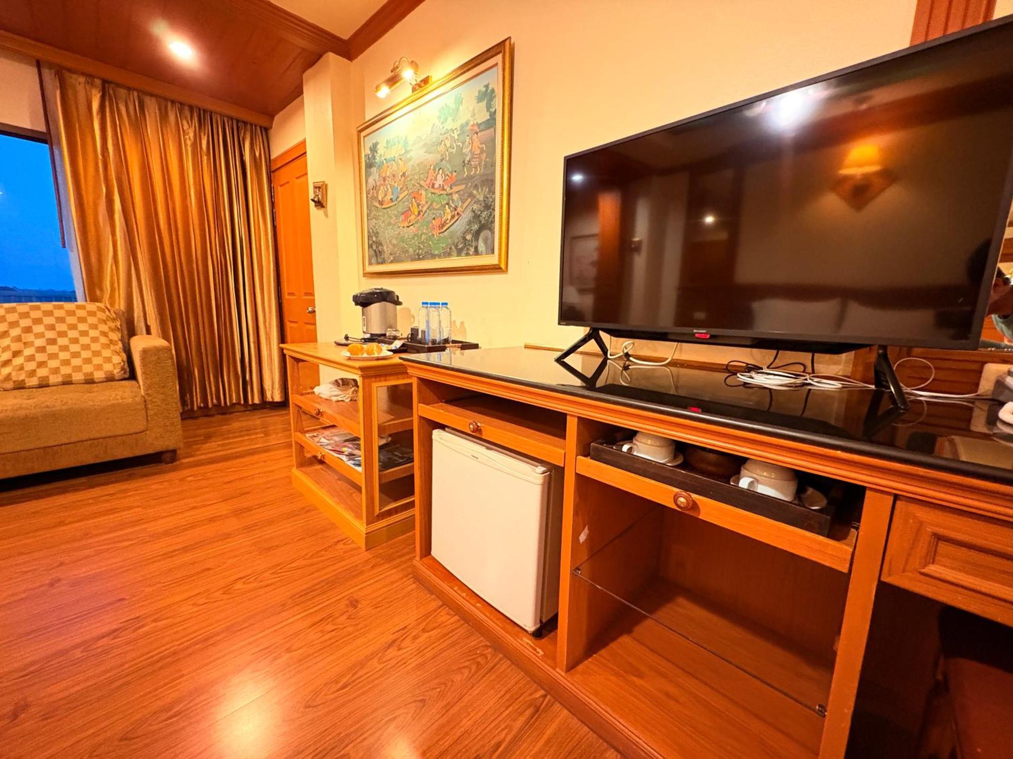 Taksilahotel Маха Саракхам Екстериор снимка